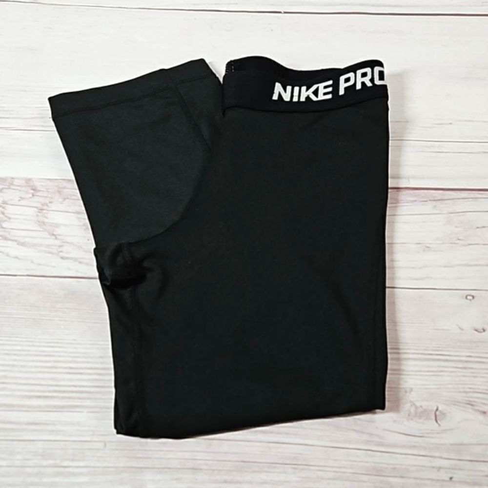 Nike Pro Capris